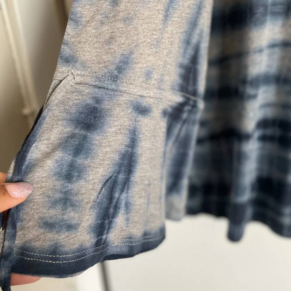 Go Couture Tie Dye Lightweight Cold Shoulder Blouse - Size M - Picture 3 of 12